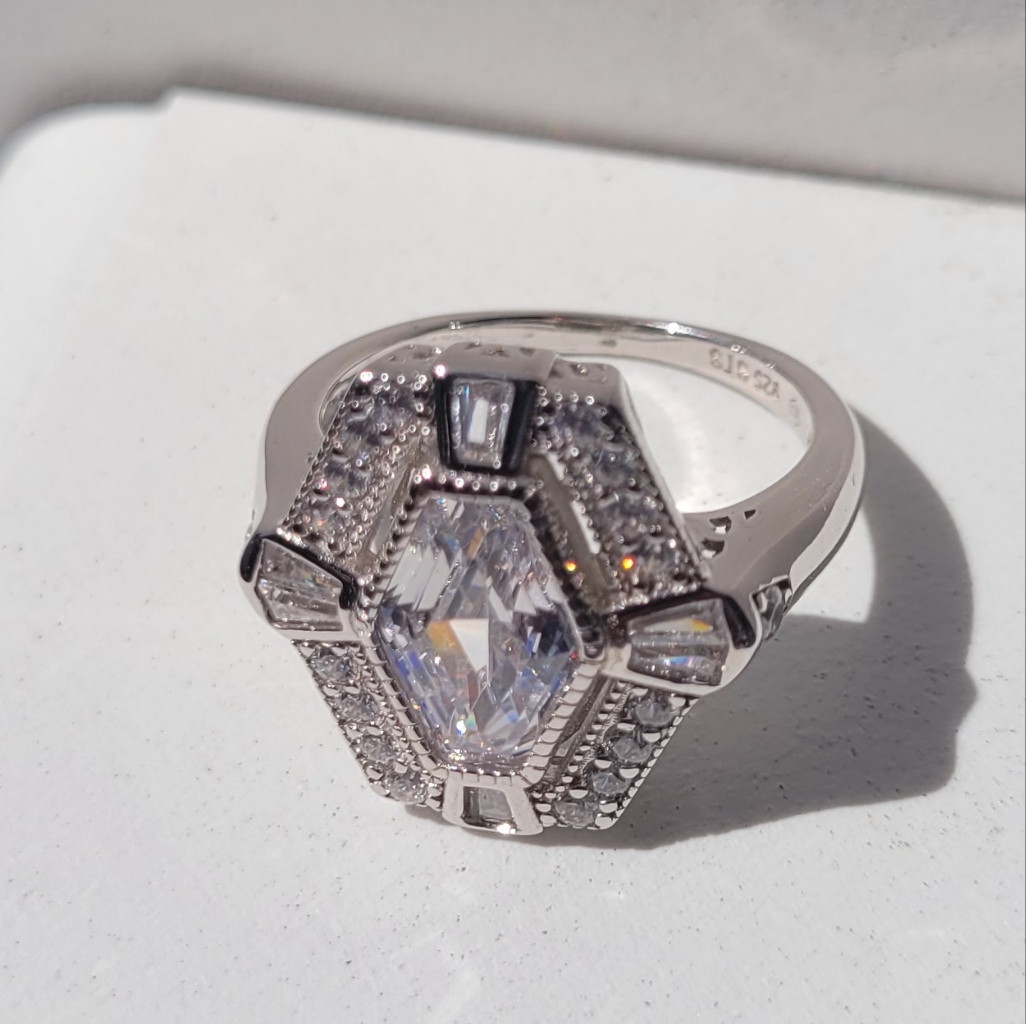 Equisite And Elegant Ring